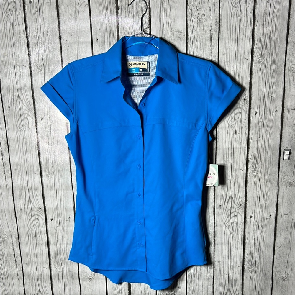Magellan semi-fit fish gear button front top size XS